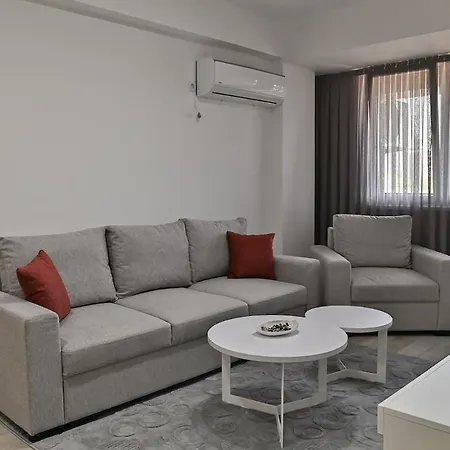 Апартаменти New, Modern & Cozy - Free Parking *